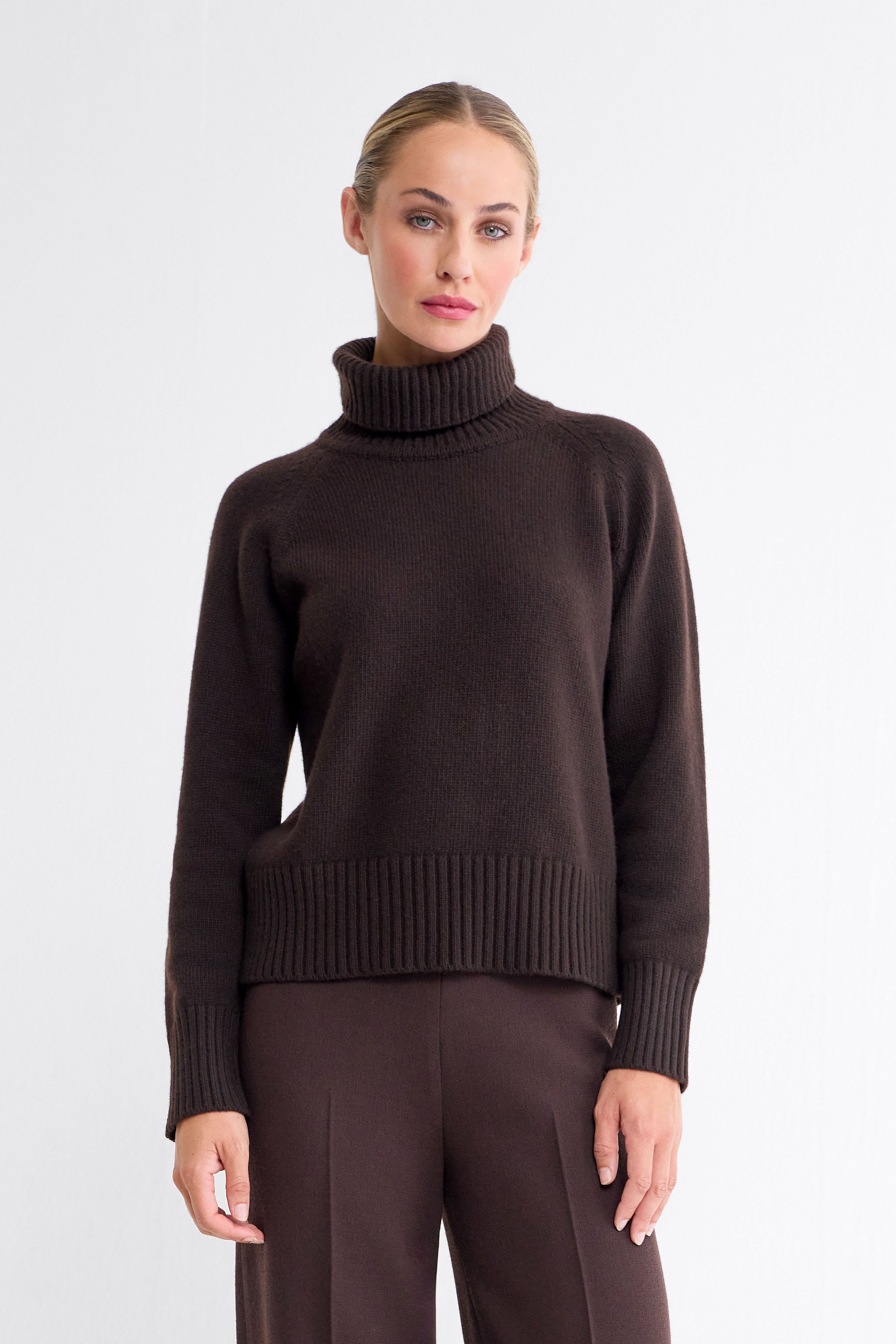 Macy Wool-Cashmere Roll Neck Sweater in Navy