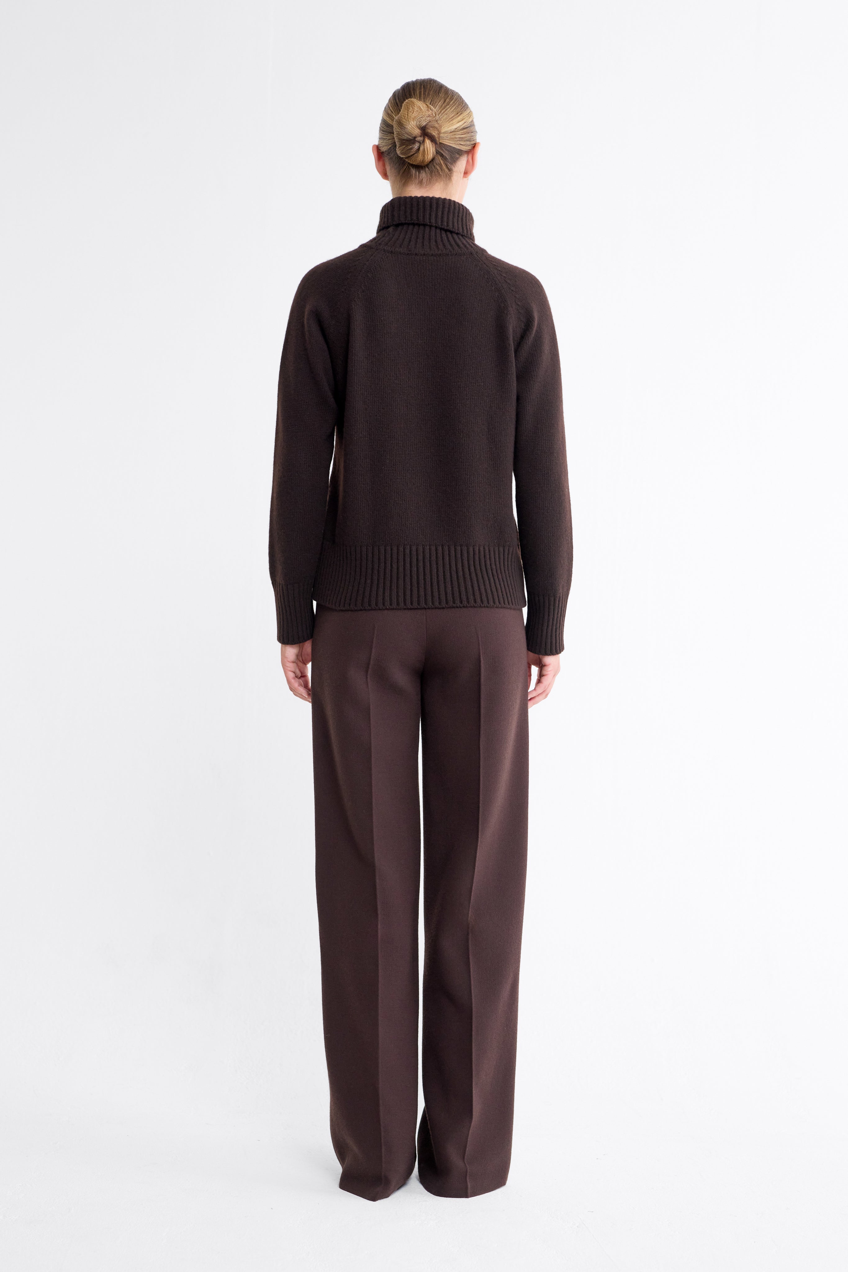 Macy Wool-Cashmere Roll Neck Sweater in Espresso